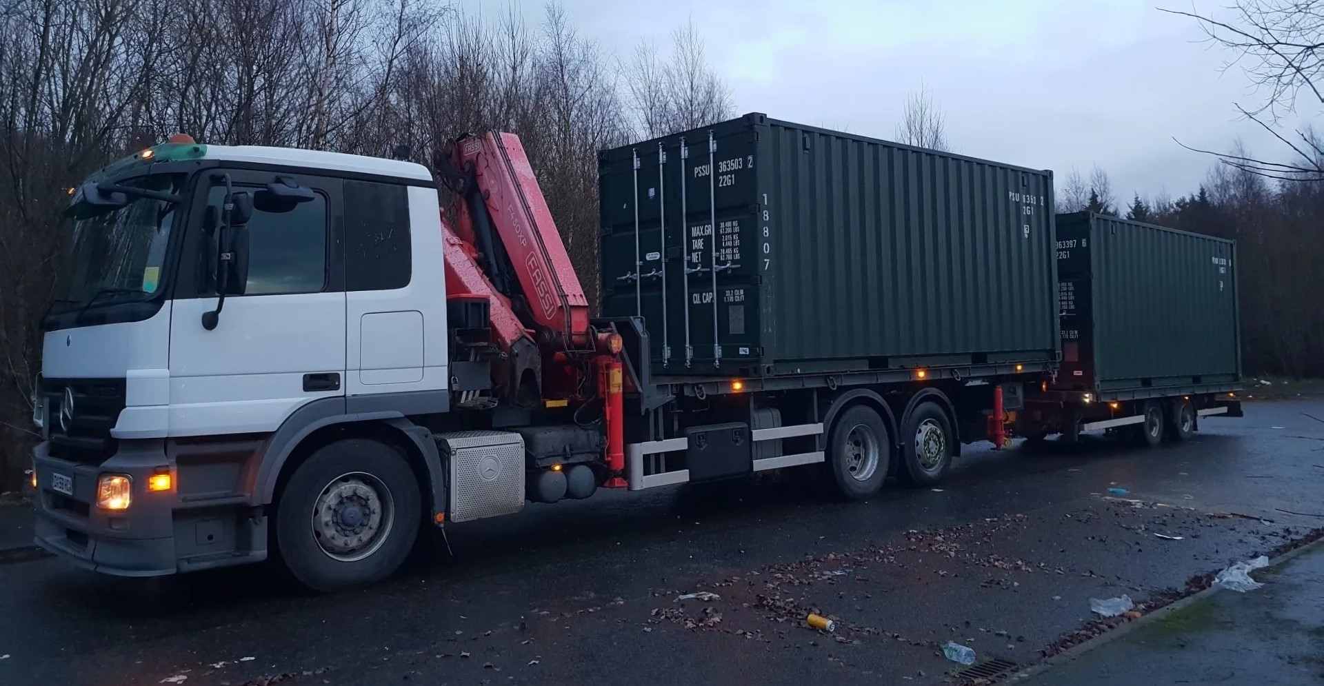 Heavy load hiab loader crane loader crane truck in London